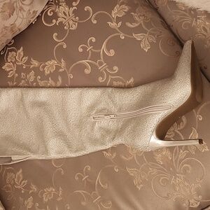 High heels boots with swarosky, size 5, brand INC, Color Silve